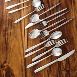 Averie Satin 20-Piece Flatware Set
