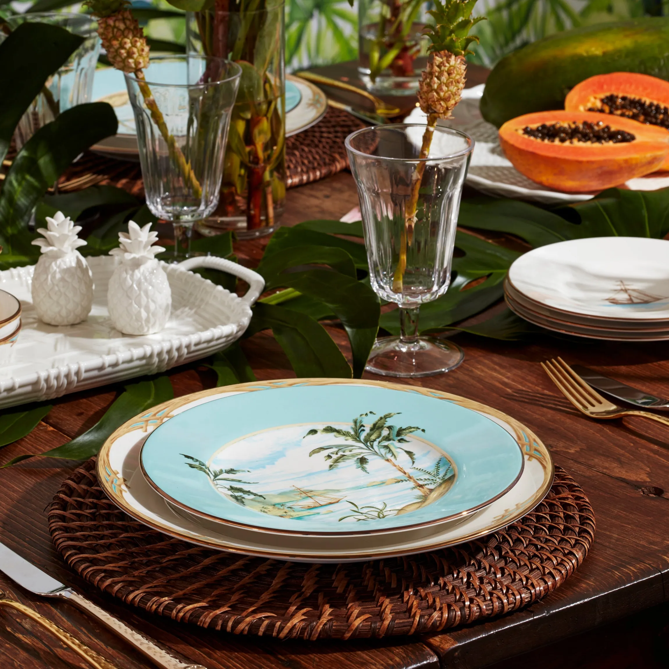 British Colonial Tradewind Accent Plate