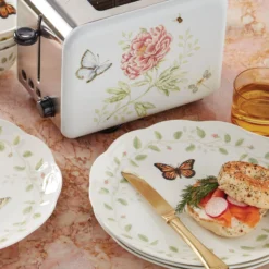 Butterfly Meadow Vines Dinner Plates, Set of 4
