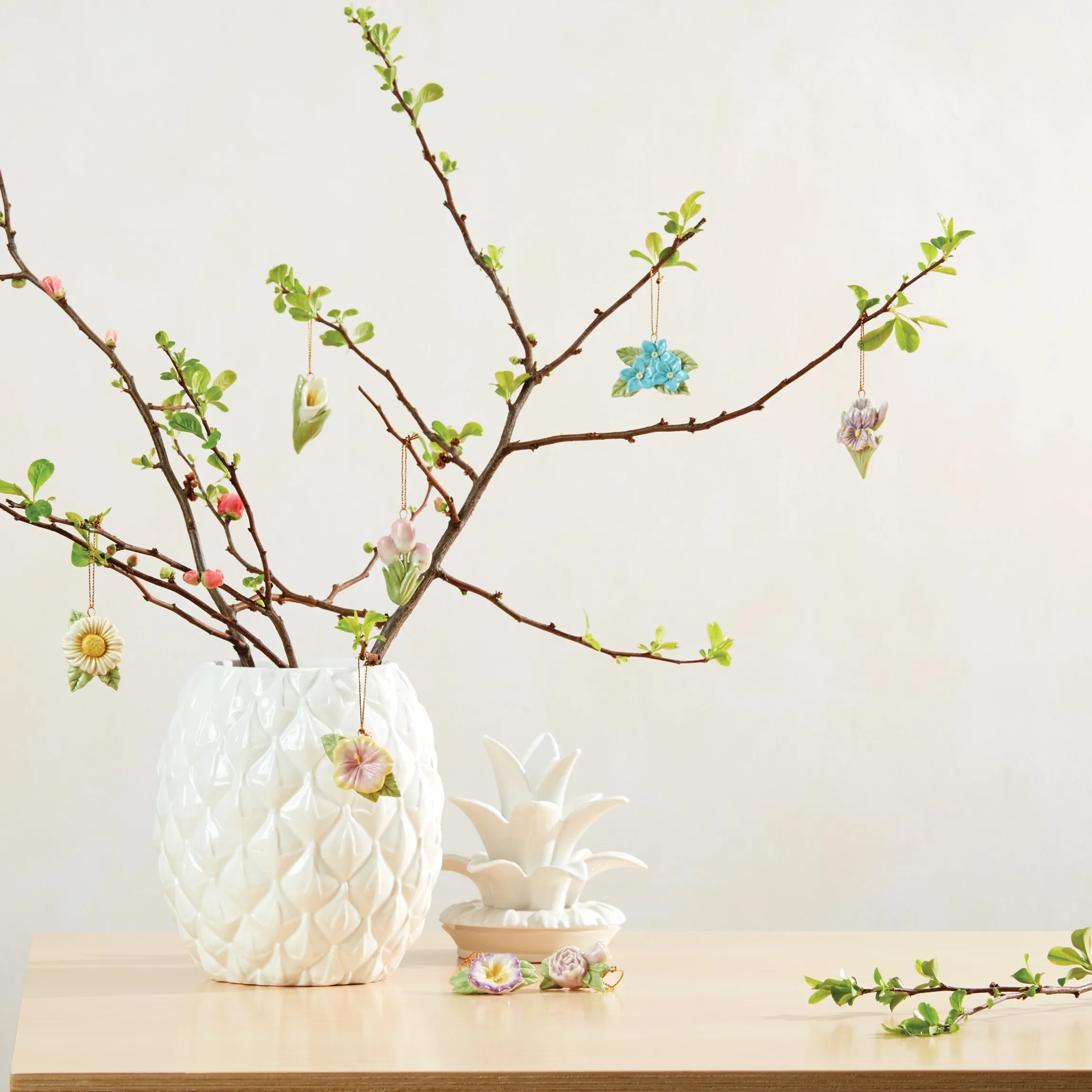 Celebrate Flowers 10-Piece Mini Ornament Set