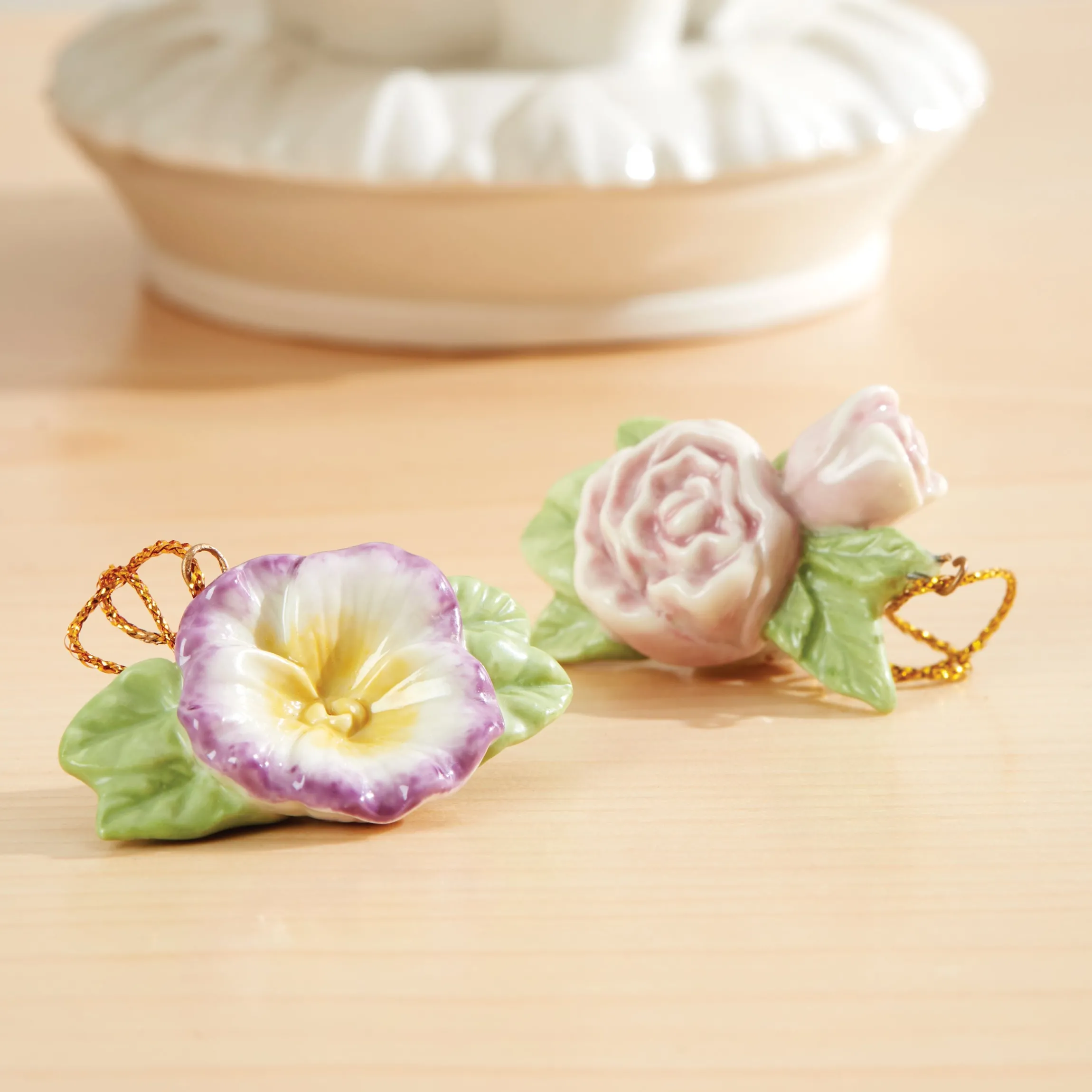 Celebrate Flowers 10-Piece Mini Ornament Set