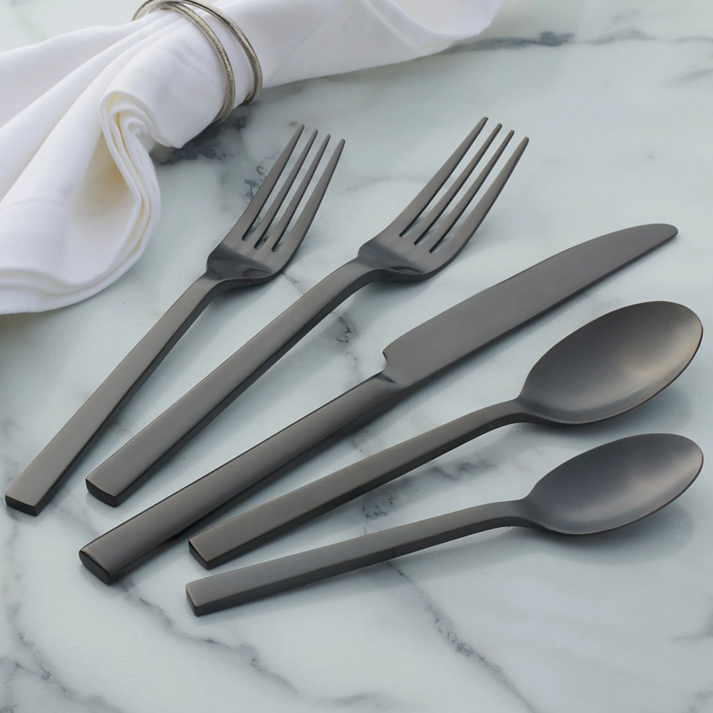 Chefs Table Midnight Matte 20-Piece Flatware Set