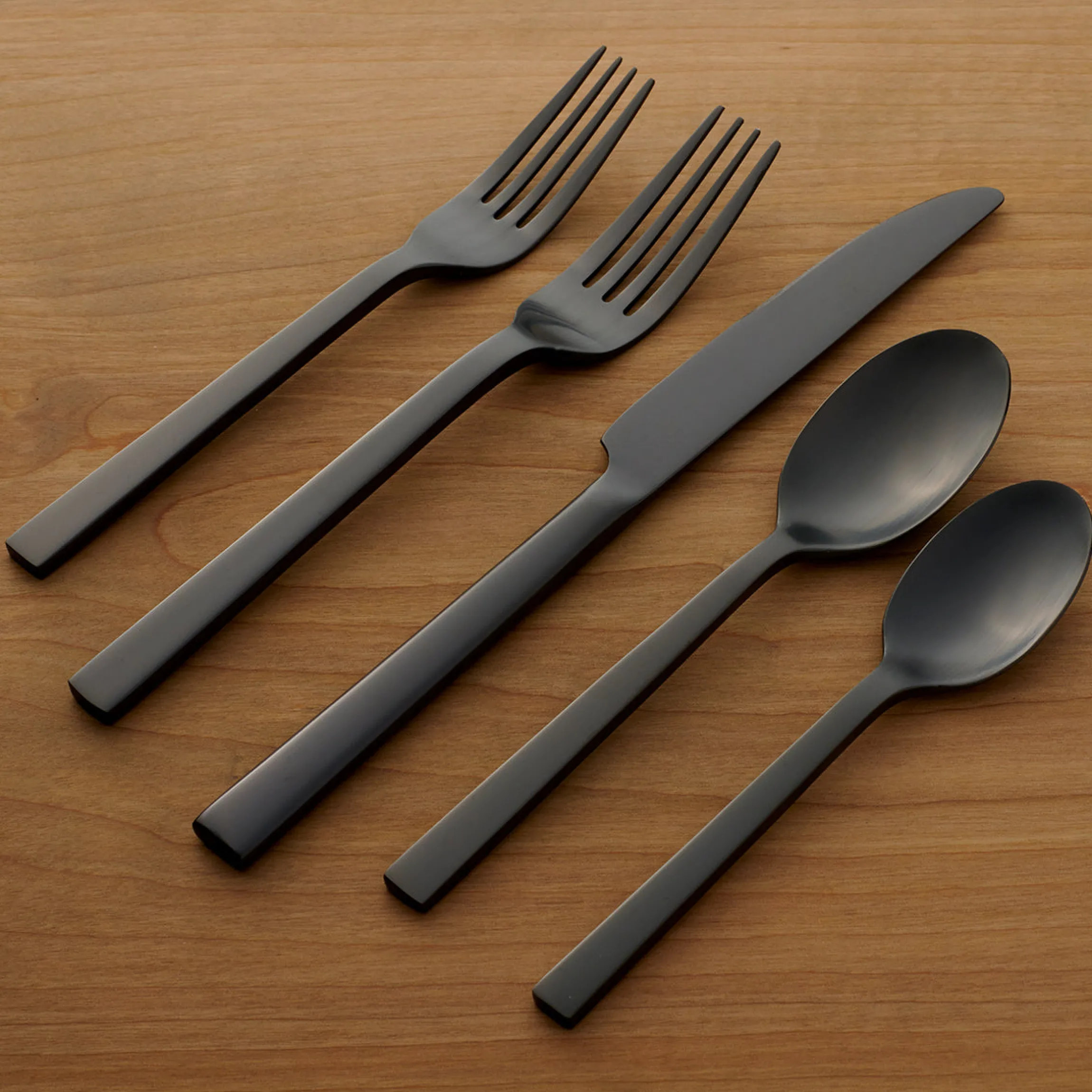 Chefs Table Midnight Matte 20-Piece Flatware Set