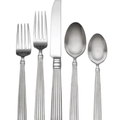 Crescendo II 65-Piece Flatware Set