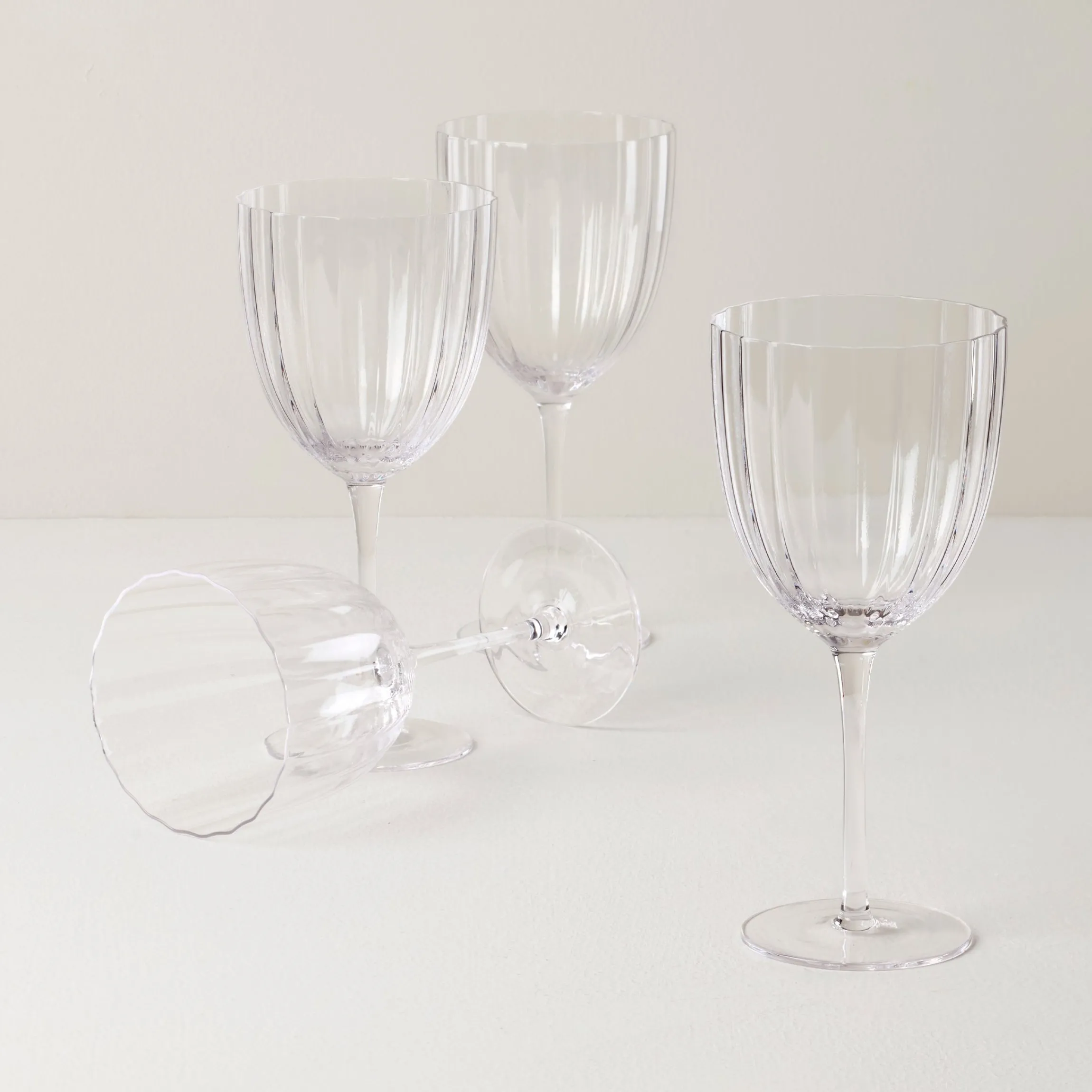 Curva All- Purpose Wine Glasses, Set of 4