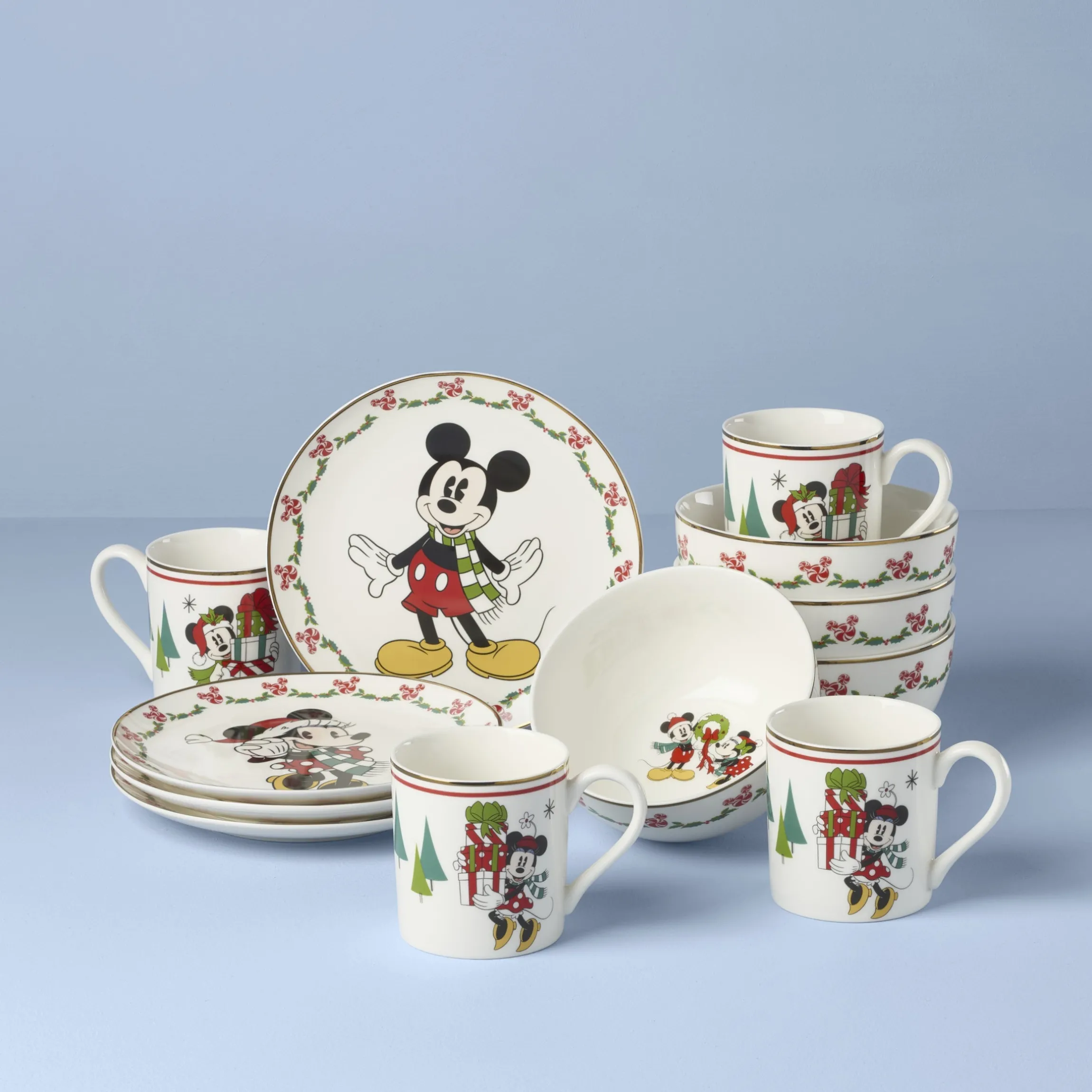 Disney Holiday 12-Piece Dessert Set