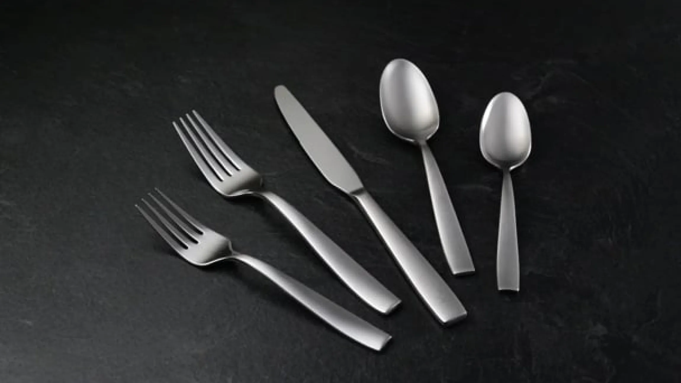 Everdine 45-Piece Flatware Set