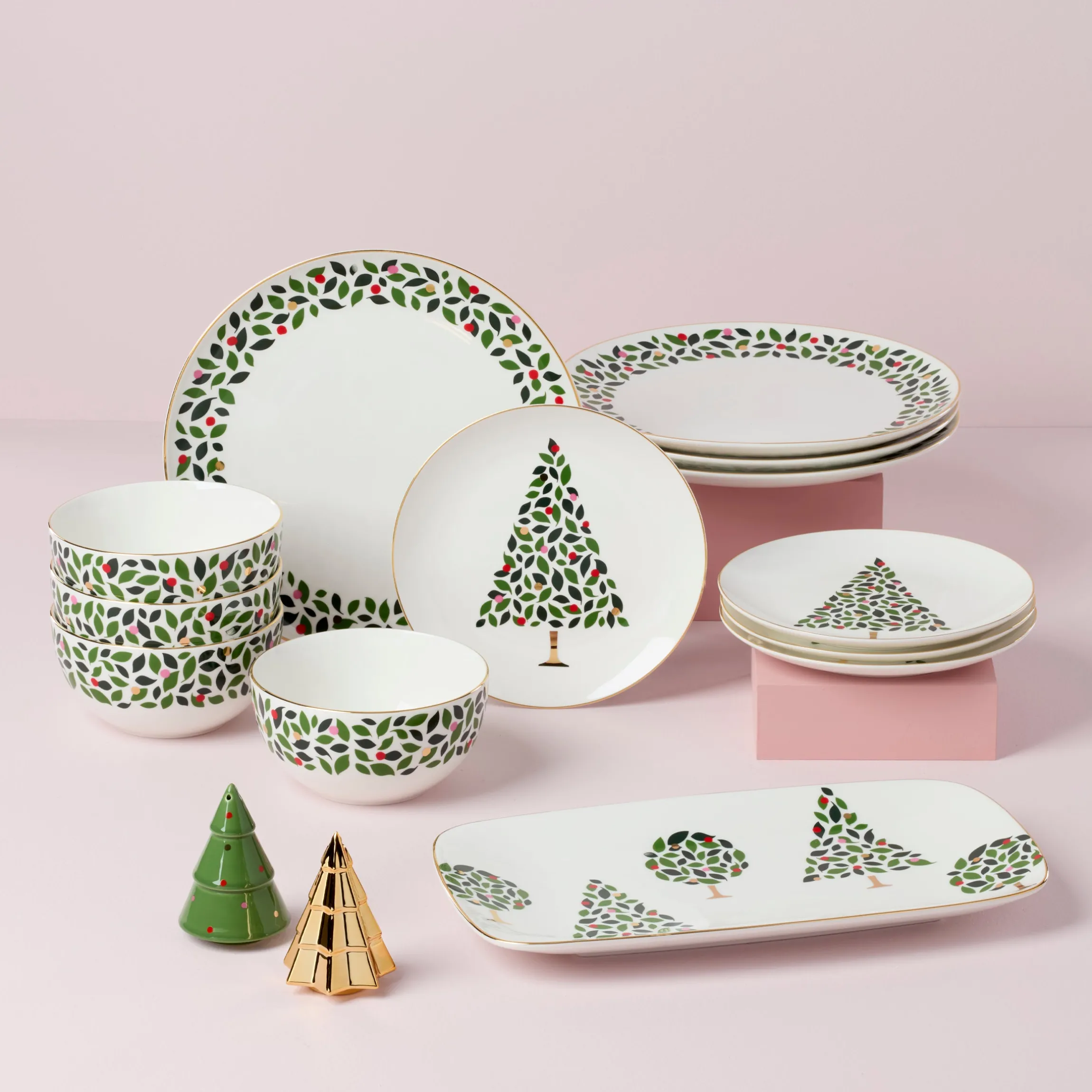 Evergreen Accent Plates, Set of 4