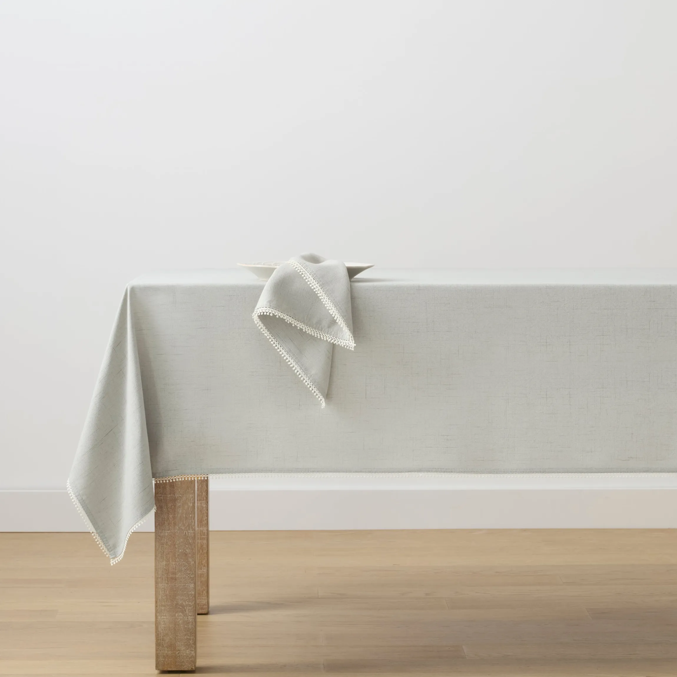 French Perle Dove Grey 60x84 Tablecloth