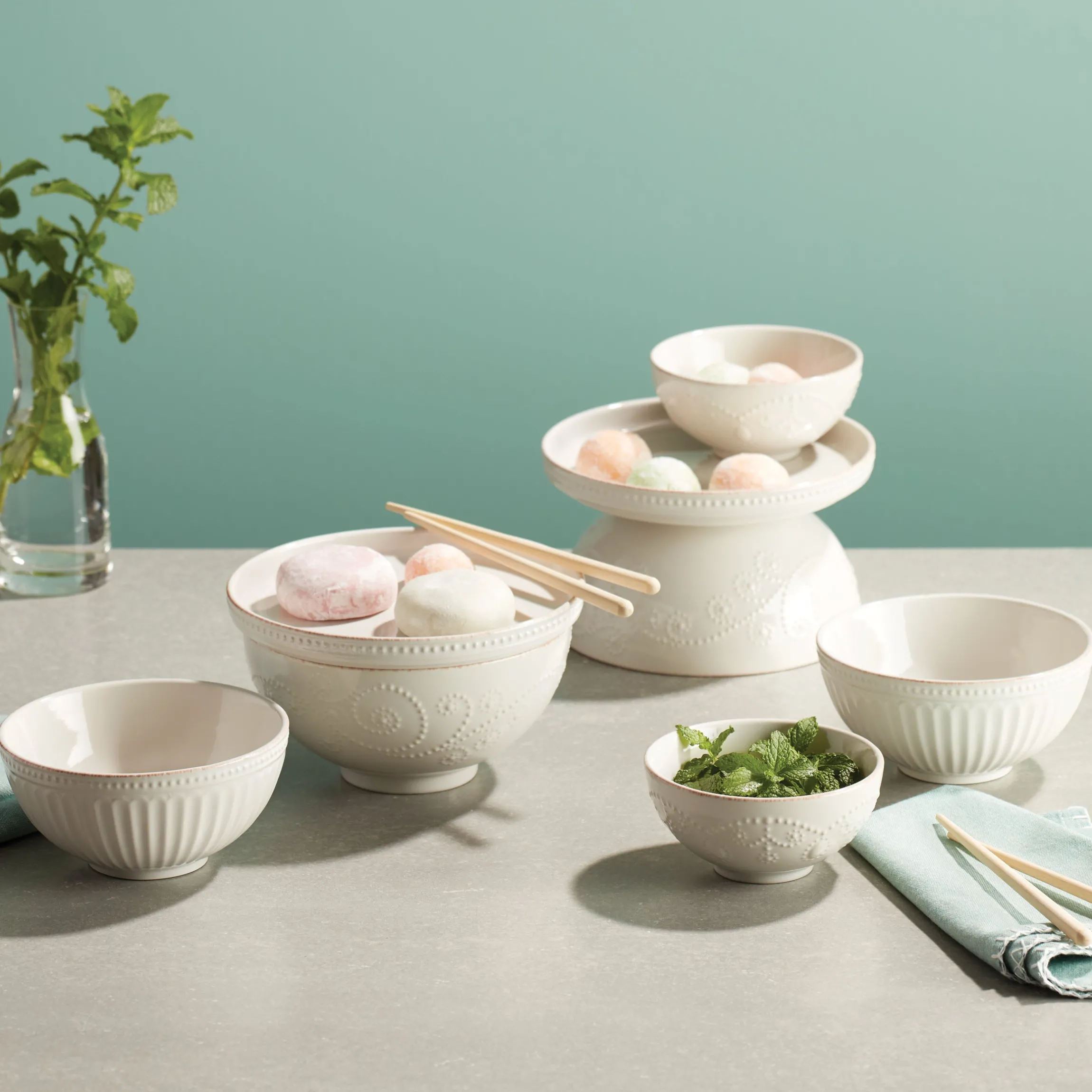 French Perle Luna 8-Piece Nesting Dinnerware Set