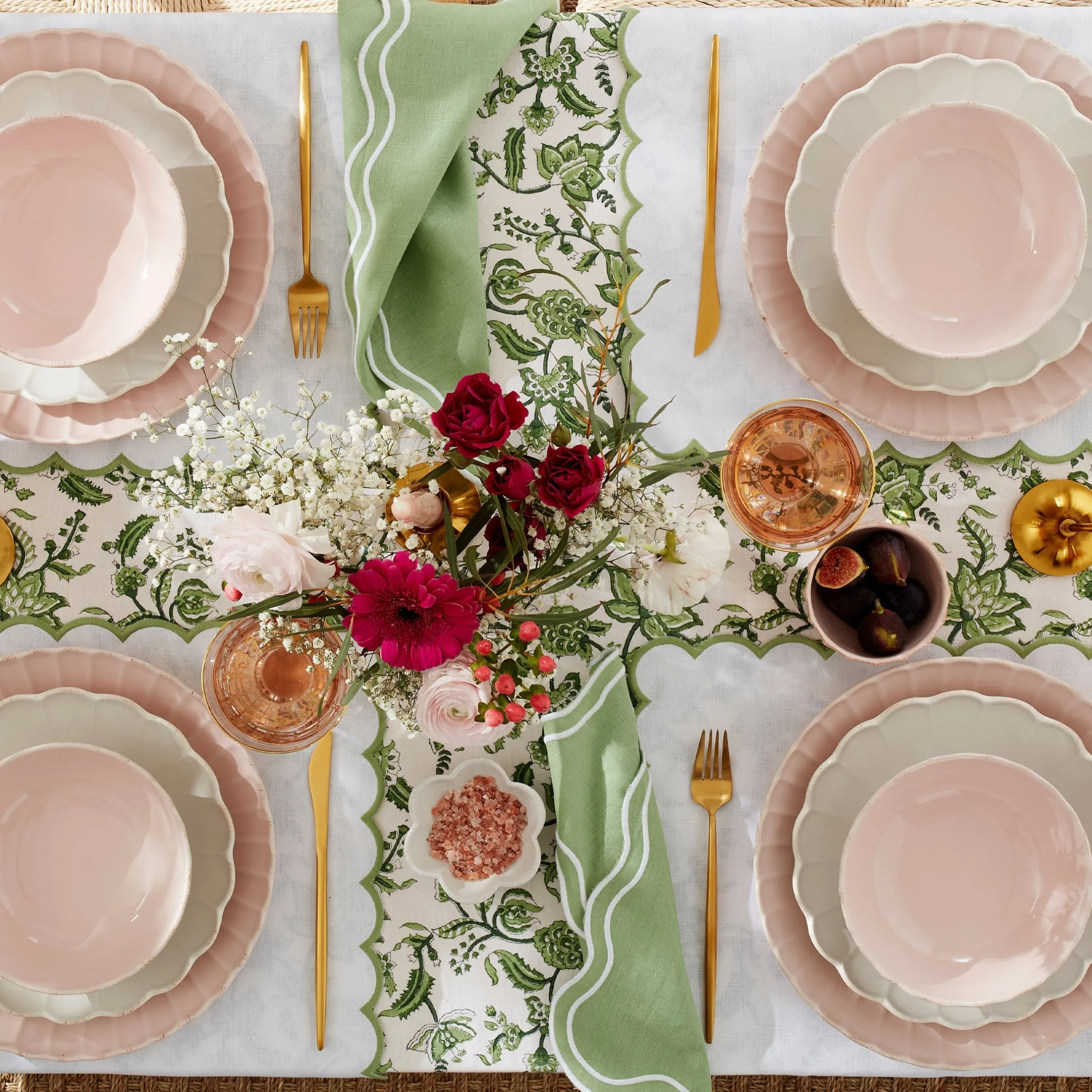 French Perle Scallop Blush 12-Piece Dinnerware Set
