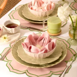French Perle Scallop Matcha 24-Piece Dinnerware Set