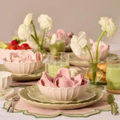 French Perle Scallop Matcha 24-Piece Dinnerware Set