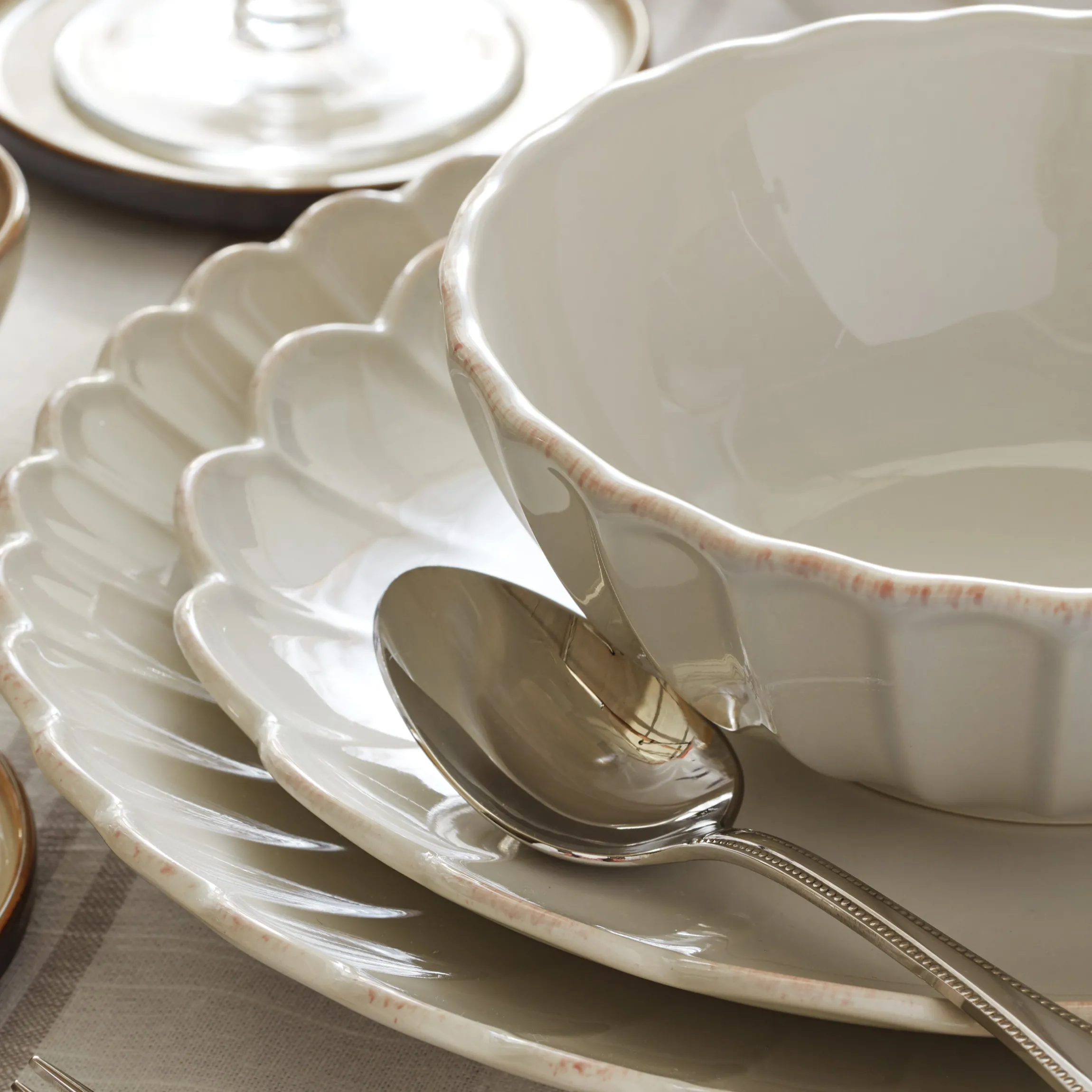 French Perle Scallop White Accent Plates, Set of 4