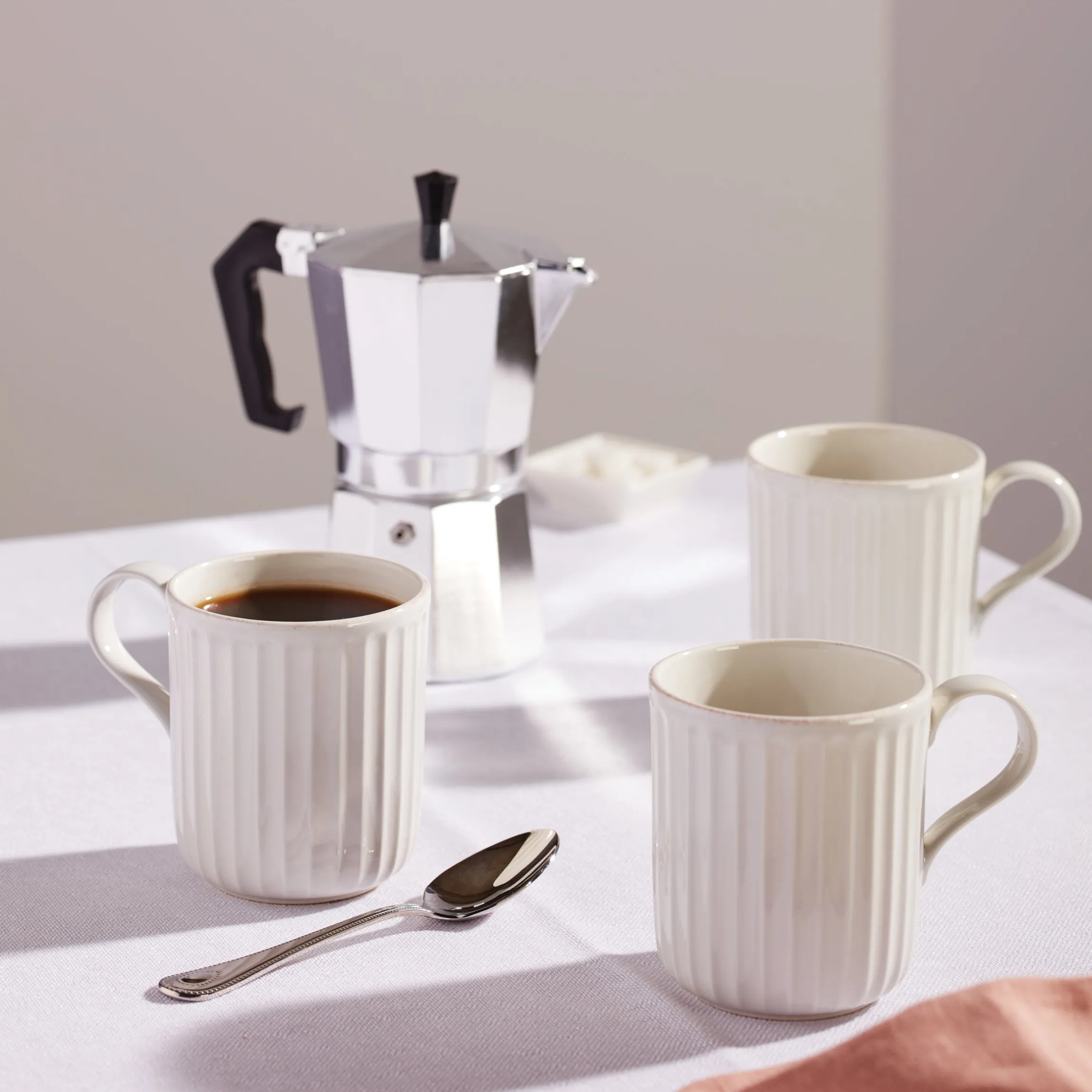French Perle Scallop White Mugs, Set of 4