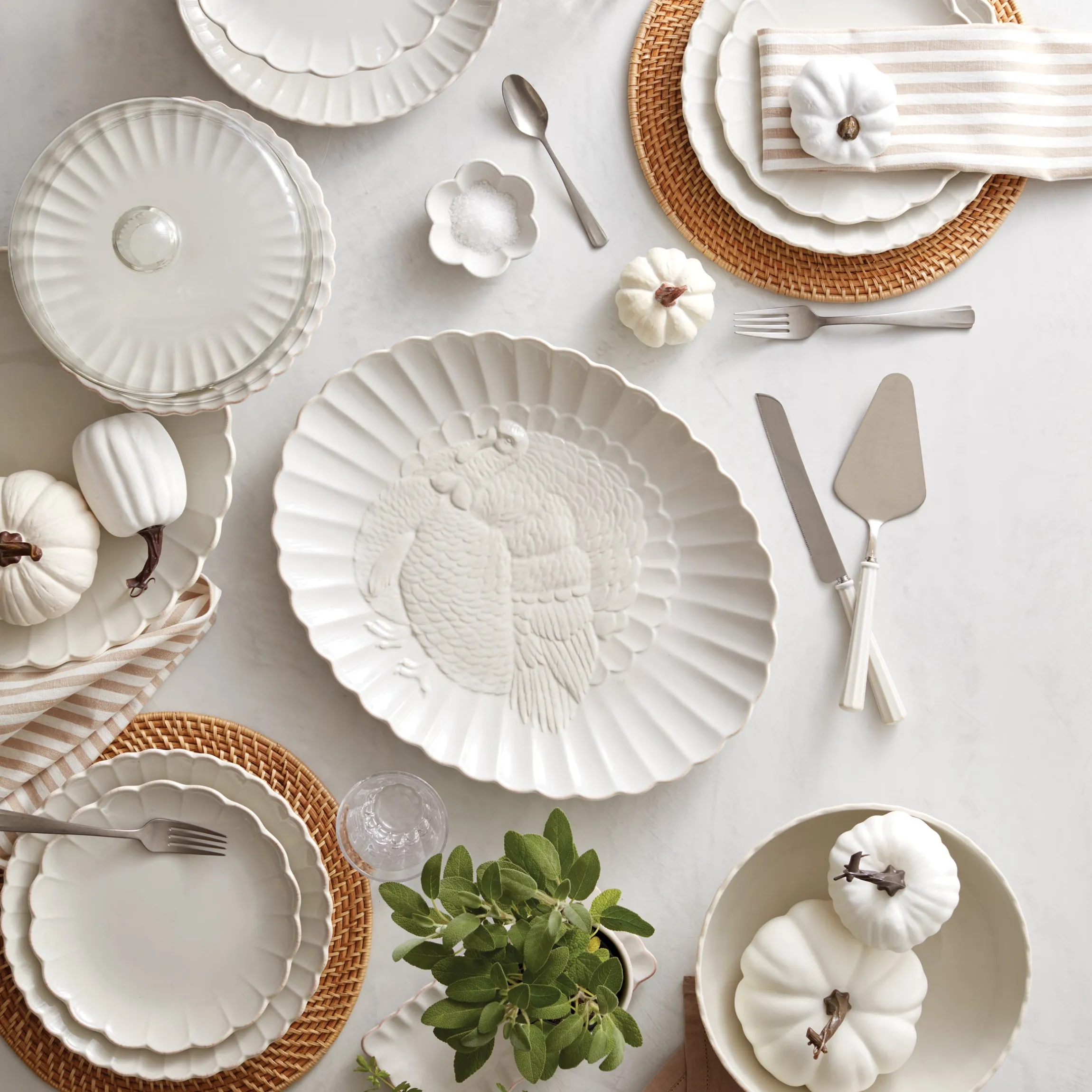 French Perle Scallop White 12-Piece Dinnerware Set