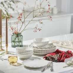 French Perle Scallop White 12-Piece Dinnerware Set