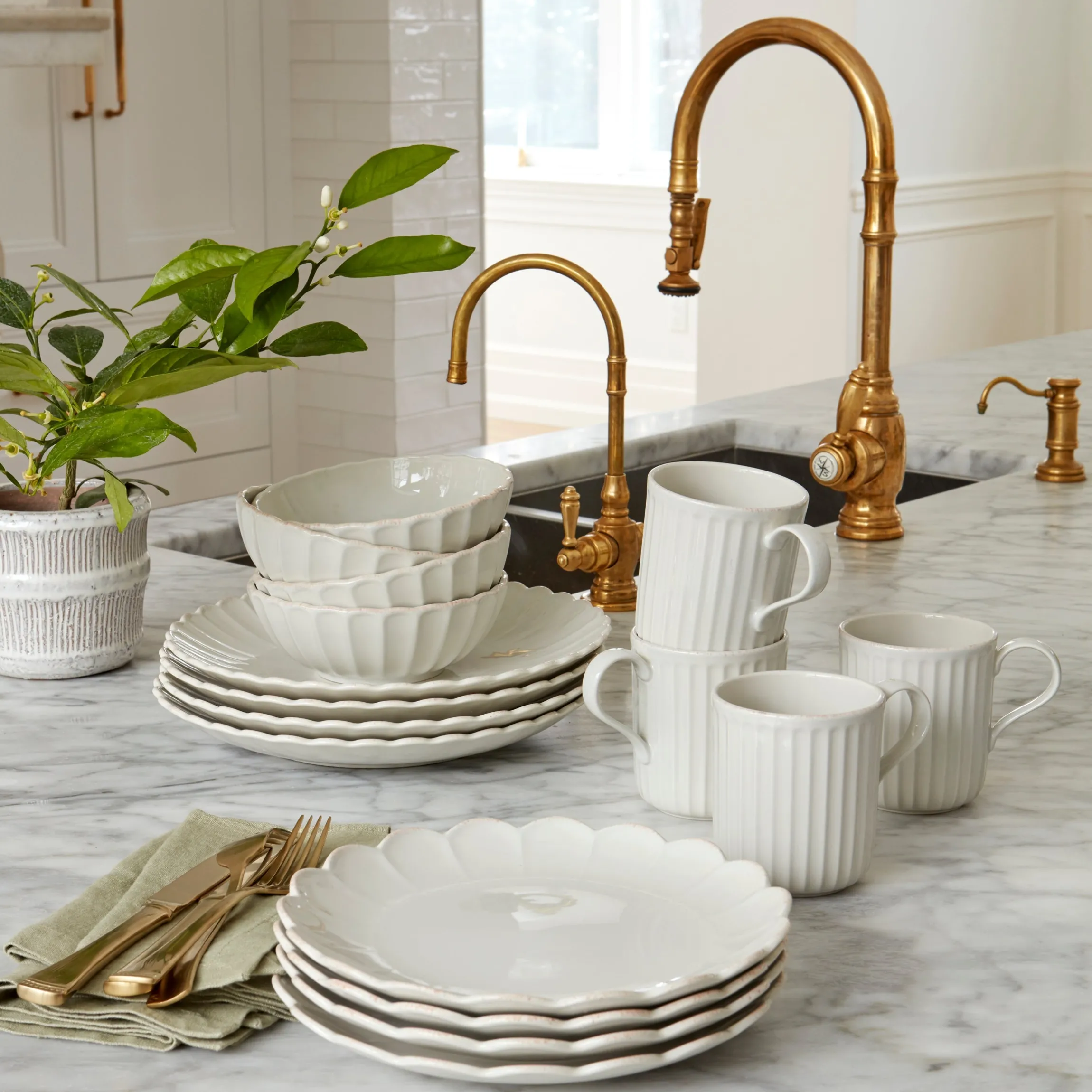 French Perle Scallop White 12-Piece Dinnerware Set