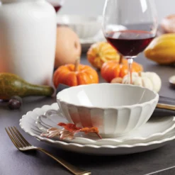 French Perle Scallop White 18-Piece Dinnerware Set
