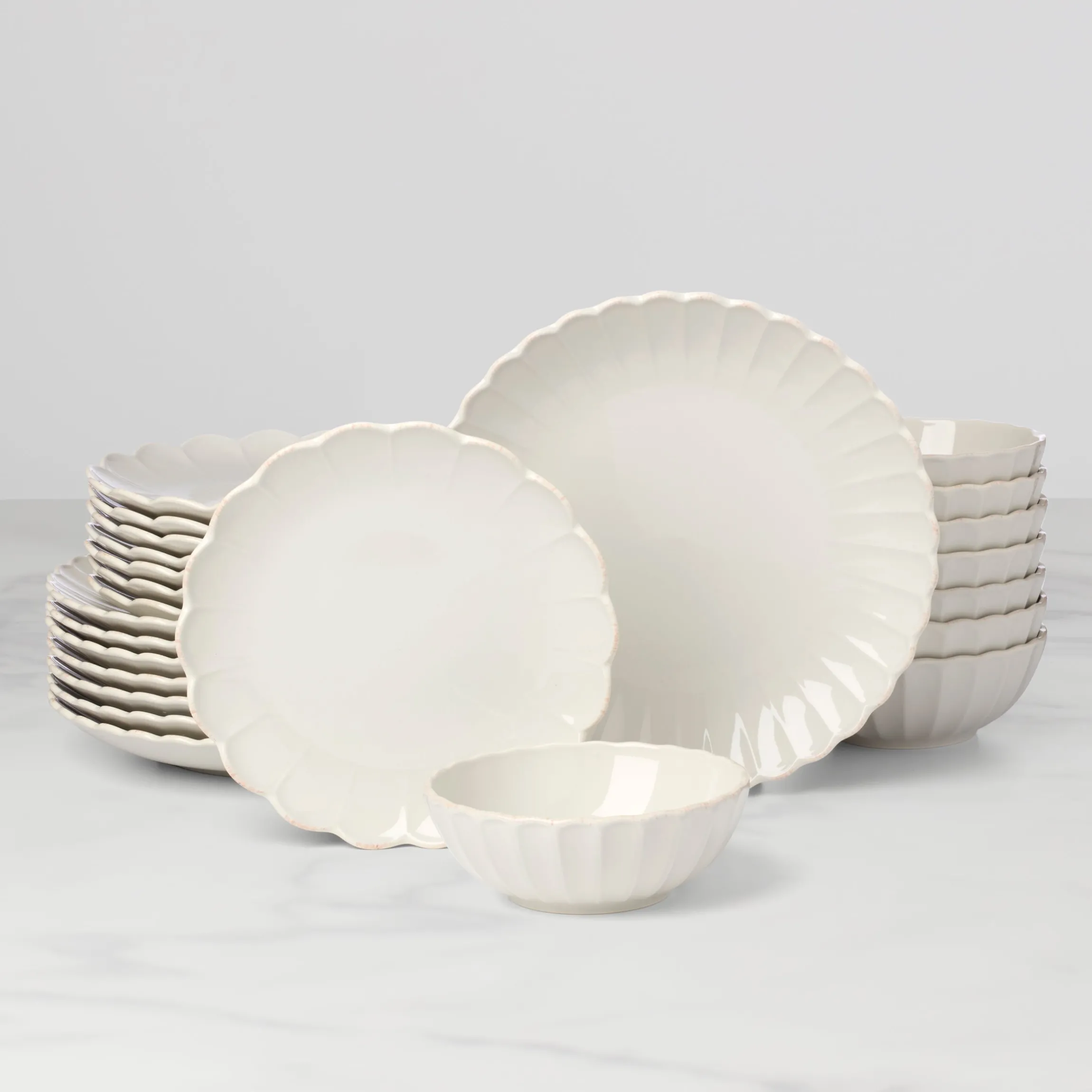 French Perle Scallop White 24-Piece Dinnerware Set