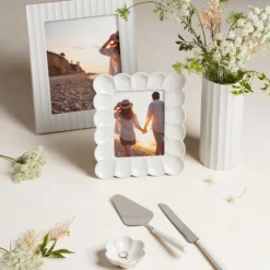 French Perle Scallop White 8x10 Photo Frame