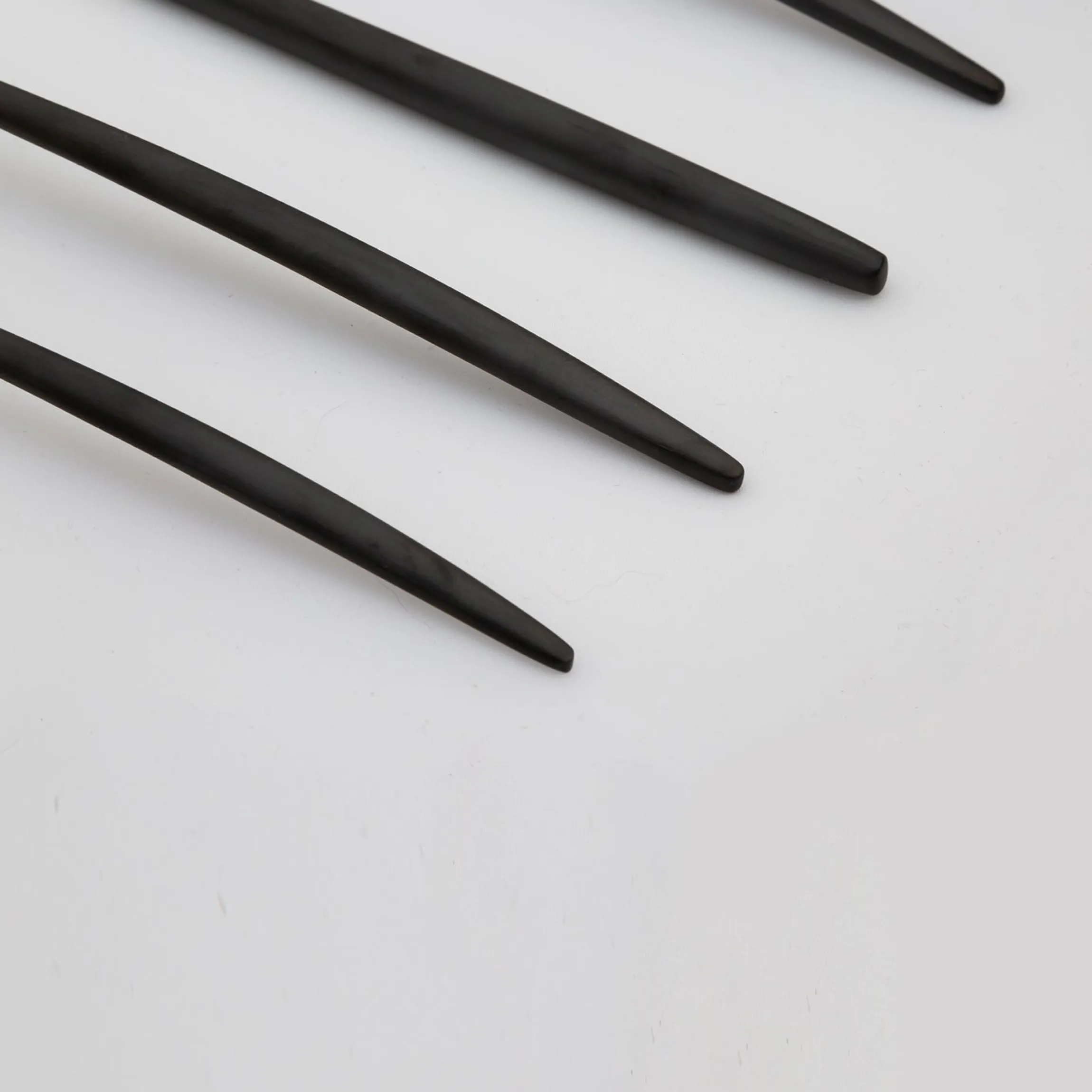 Gaze Black Champagne Satin 20-Piece Flatware Set