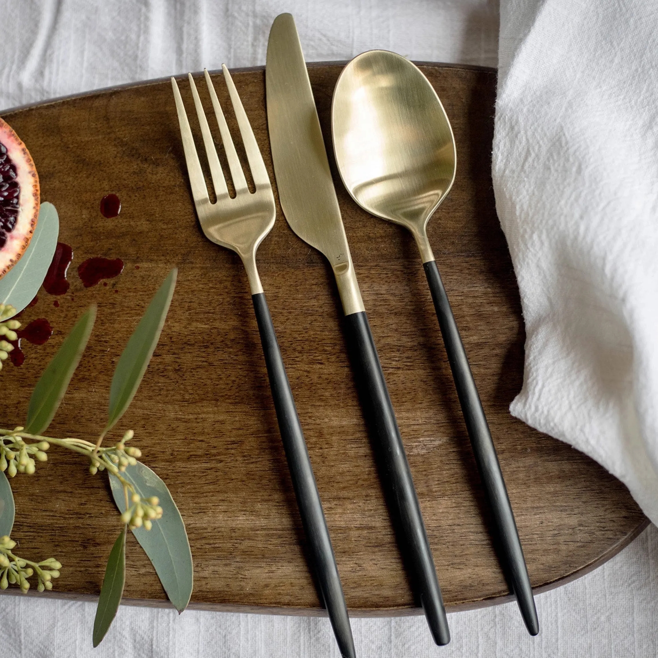 Gaze Black Champagne Satin 20-Piece Flatware Set