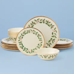 Holiday 18-Piece Dinnerware Set