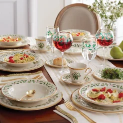 Holiday 12-Piece Plate & Mug Dinnerware Set
