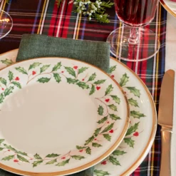 Holiday 12-Piece Plate & Mug Dinnerware Set