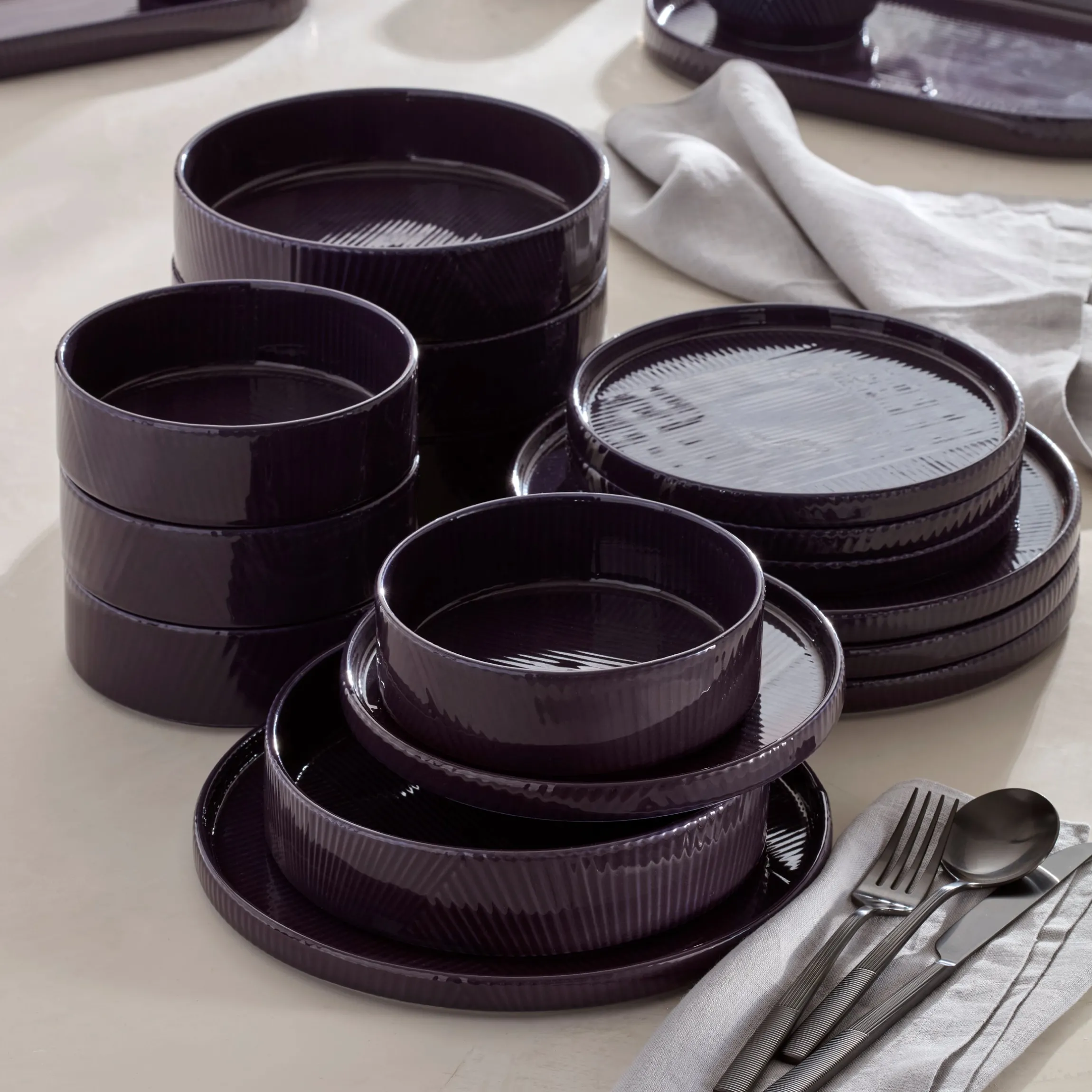 Modulus Nightshade 16-Piece Dinnerware Set