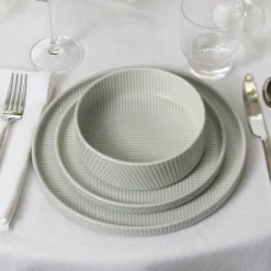 Modulus Vapor 18-Piece Dinnerware Set
