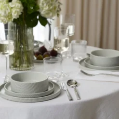 Modulus Vapor 18-Piece Dinnerware Set