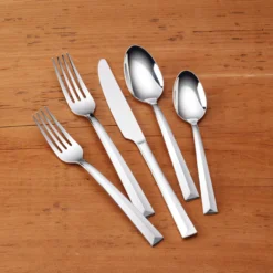 Moxie 20-Piece Flatware Set
