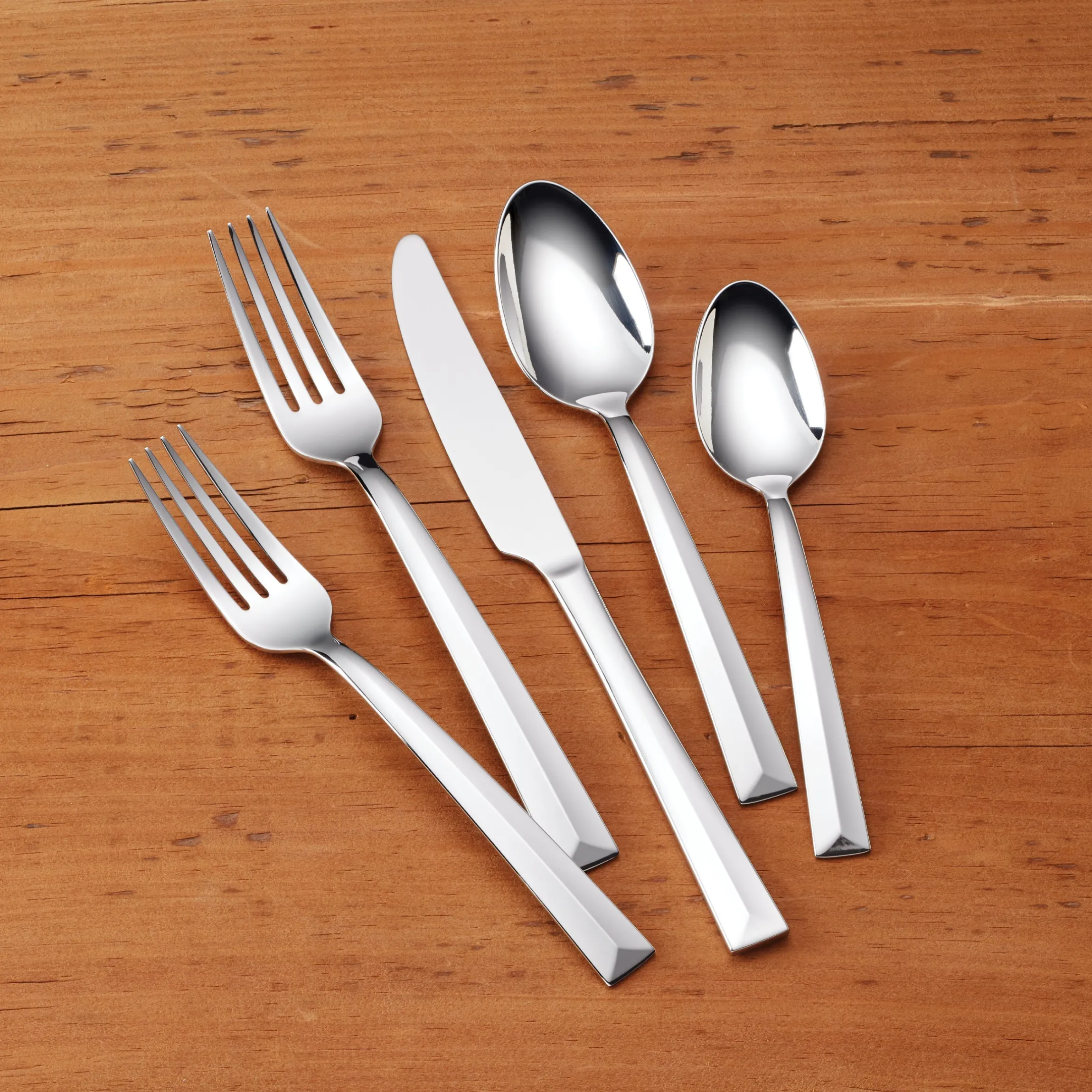 Moxie 20-Piece Flatware Set