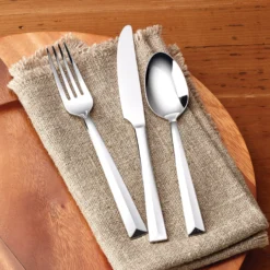 Moxie 20-Piece Flatware Set