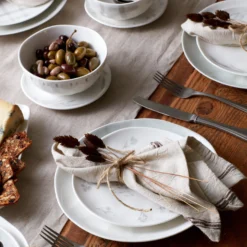 Oyster Bay 12-Piece Dinnerware Set