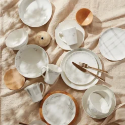 Oyster Bay 12-Piece Dinnerware Set