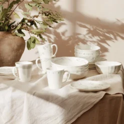 Oyster Bay 12-Piece Dinnerware Set