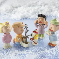Peanuts "A Charlie Brown Christmas" 5-Piece Figurine Set