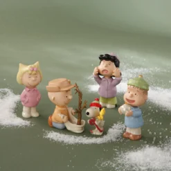 Peanuts "A Charlie Brown Christmas" 5-Piece Figurine Set