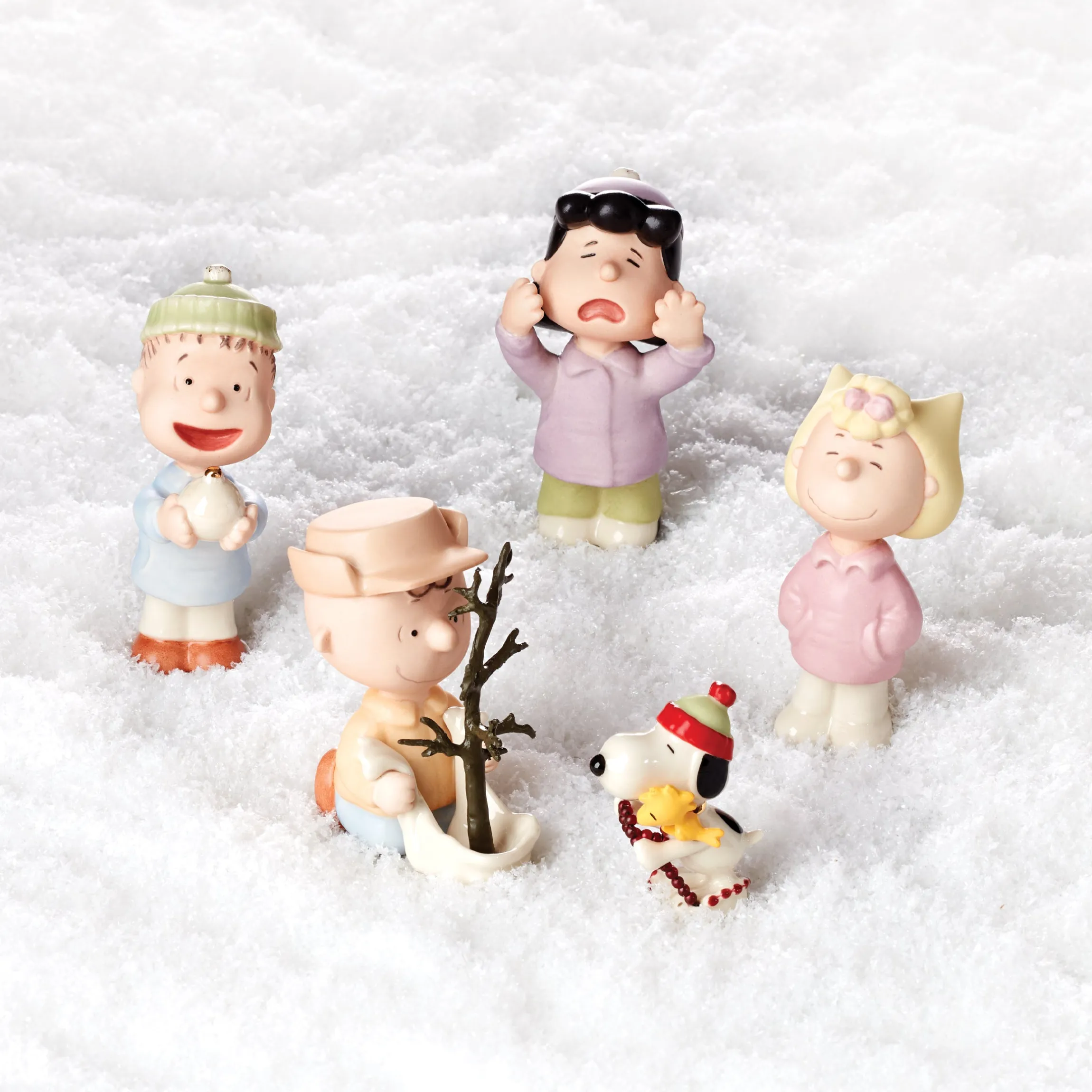 Peanuts "A Charlie Brown Christmas" 5-Piece Figurine Set