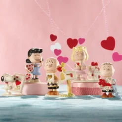 Peanuts 5-Piece Valentine's Figurine Set
