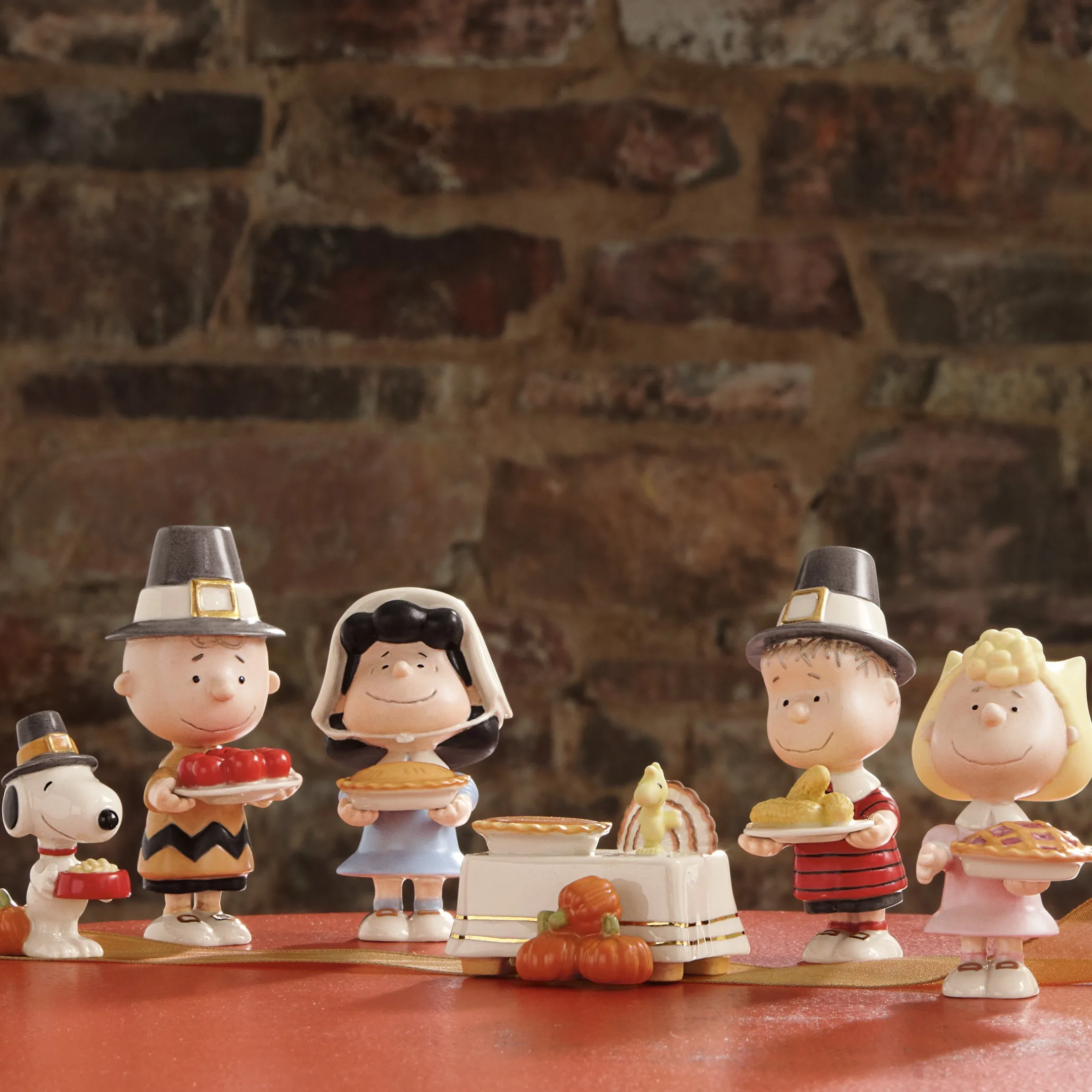 Peanuts Thanksgiving 6-Piece Figurine Set