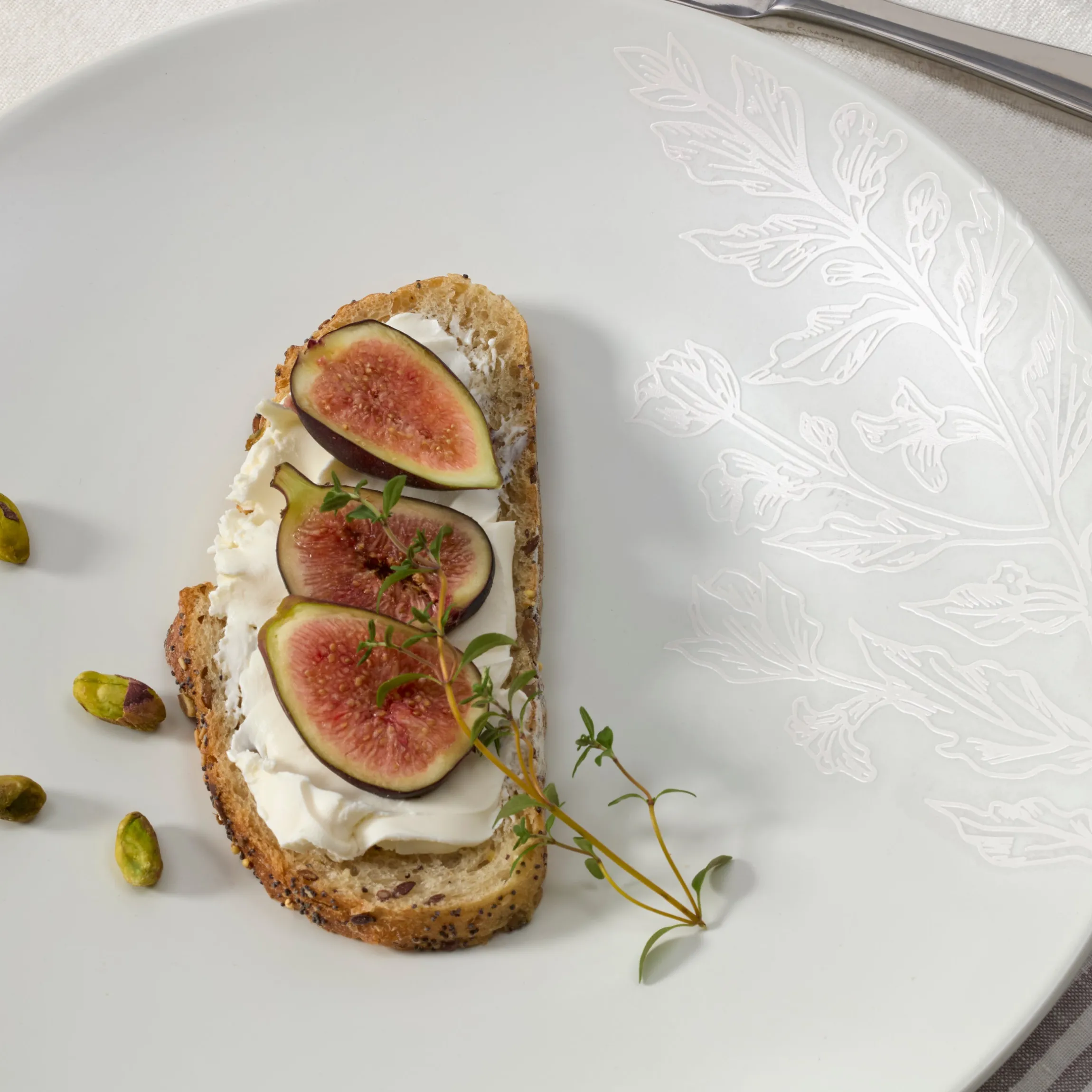 Roseto White 12-Piece Dinnerware Set
