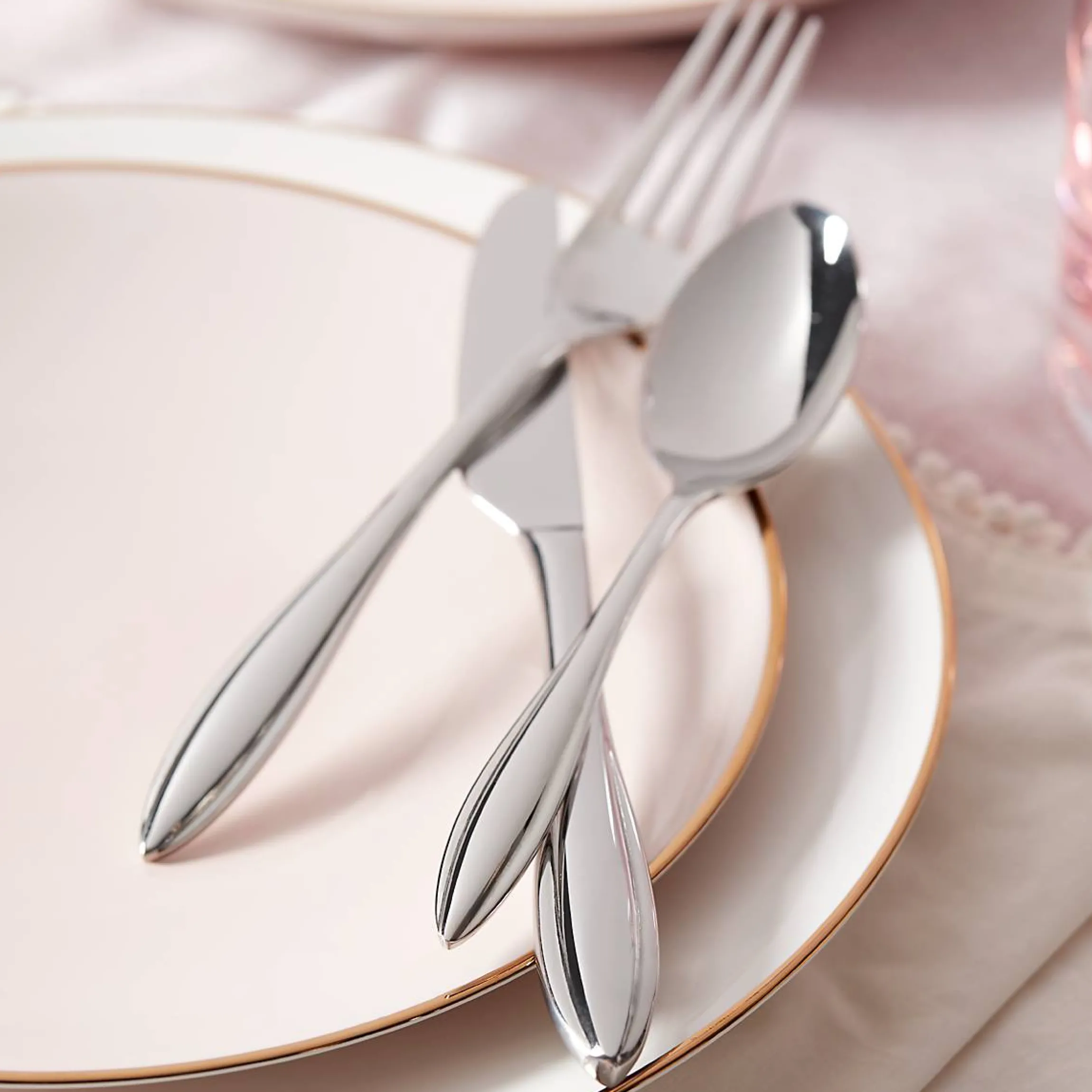 Sculpt 65-Piece Flatware Set