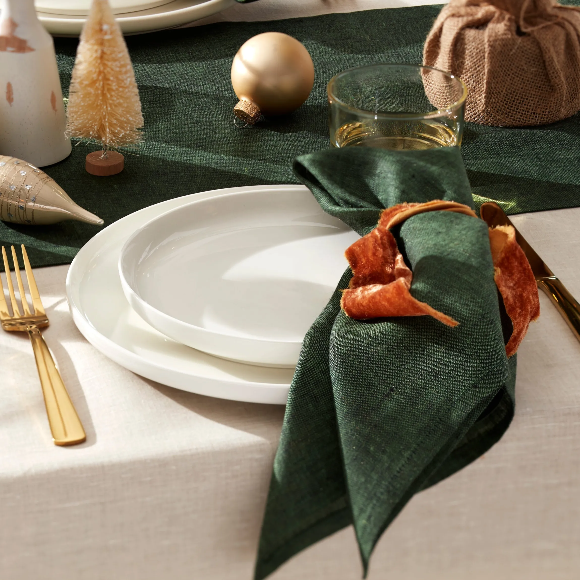 24 Seven White 12-Piece Dinnerware Set