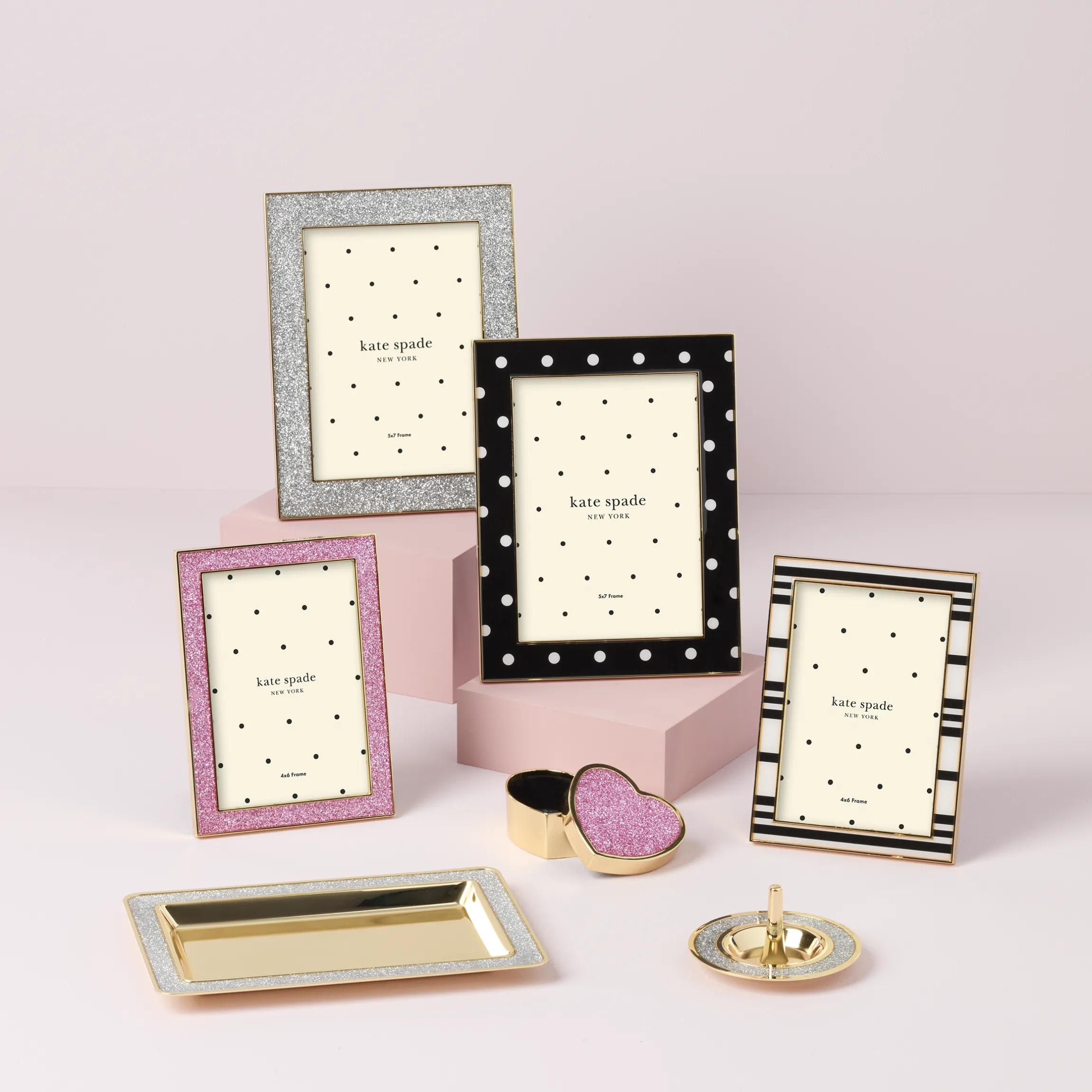 Sitting Pretty Dot 5x7 Photo Frame