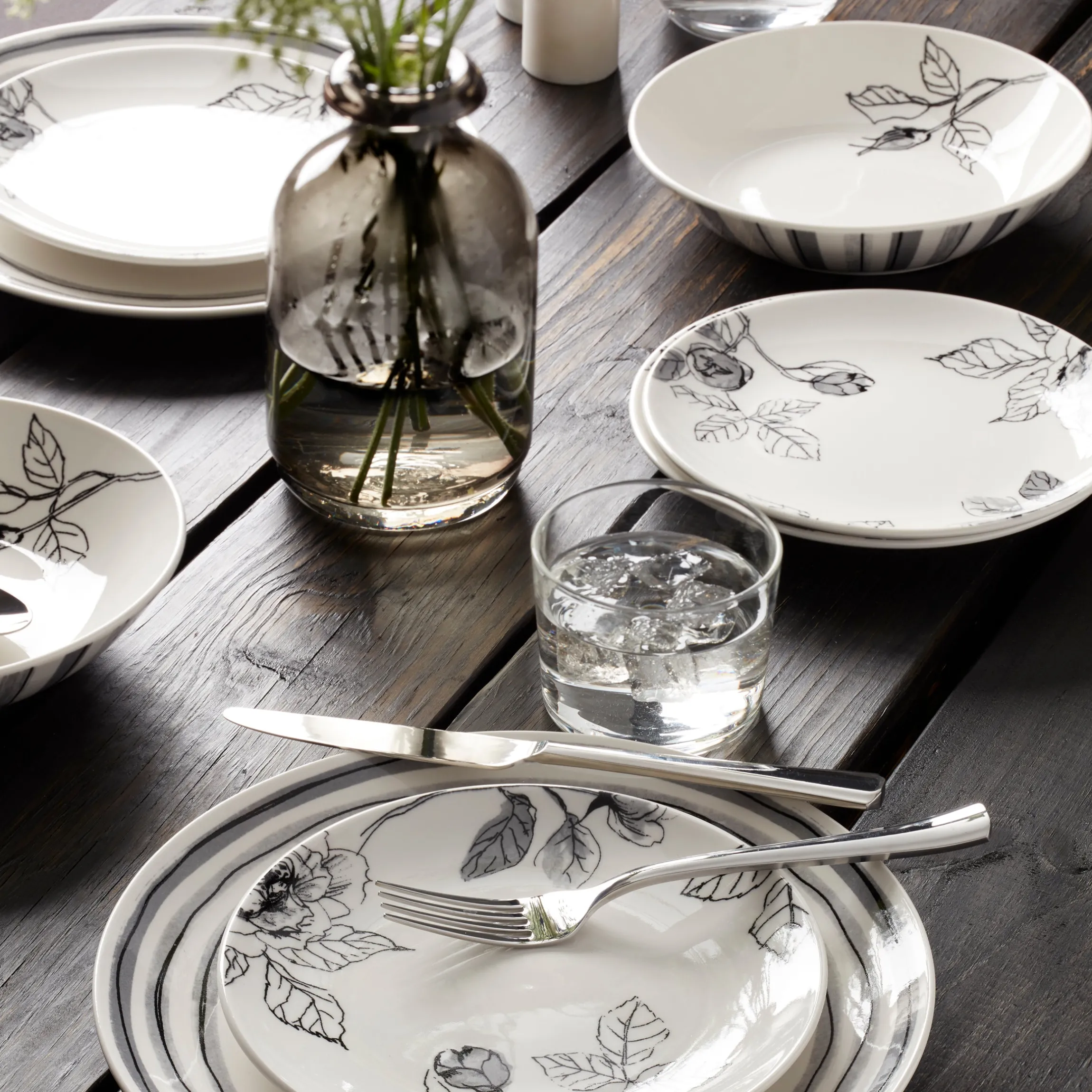 Sketchbook 12-Piece Dinnerware Set