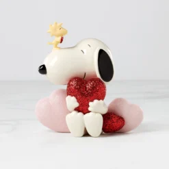 Snoopy Love Figurine